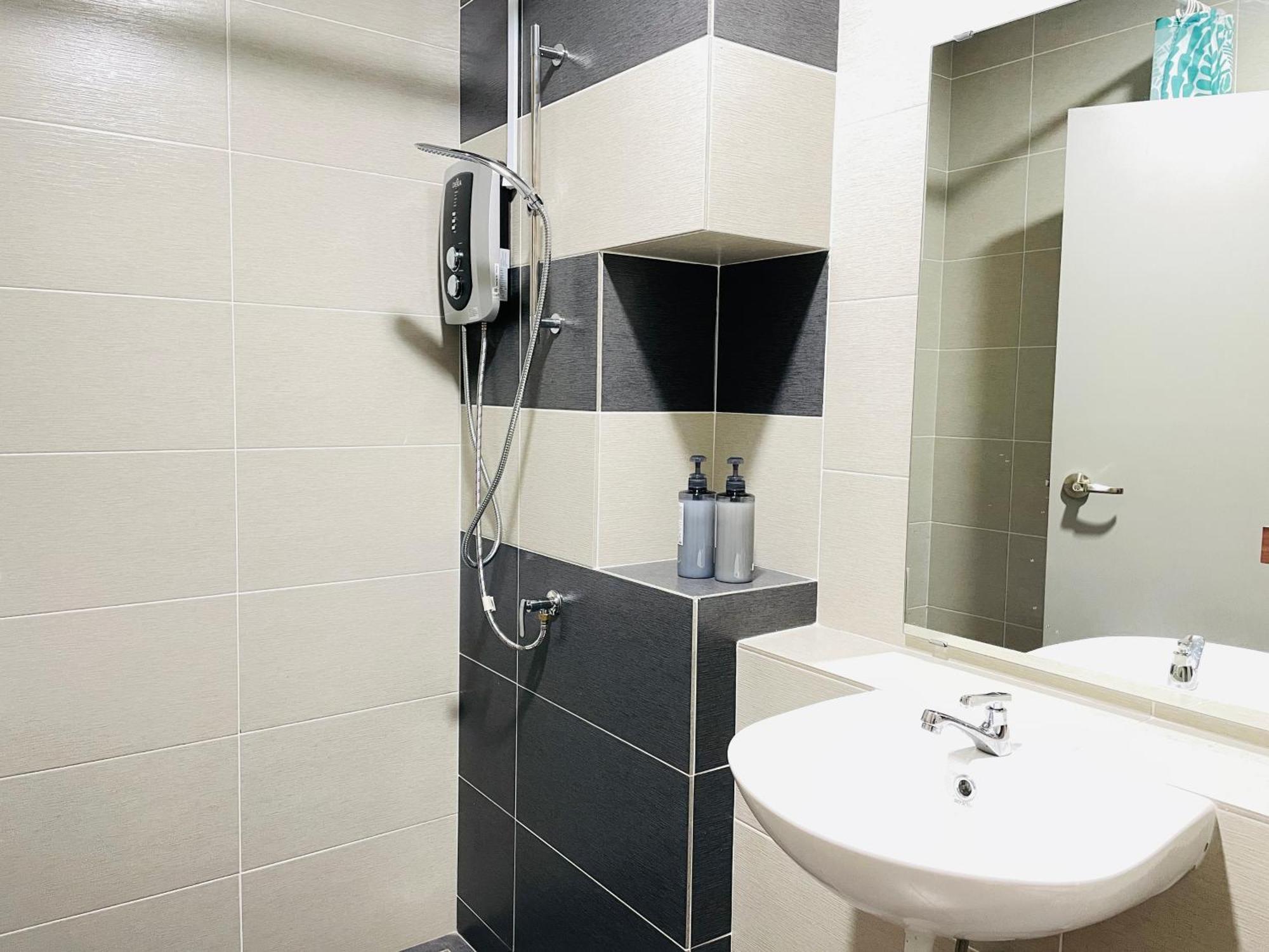 High Floor Studio Austin Regency Mount Austin W Balcony 3 Plus 1Pax 5 Mins Aeon Johor Bahru Exterior foto